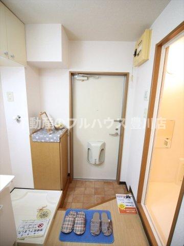 玄関　写真は別室