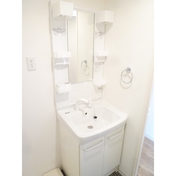洗面設備　同一タイプ