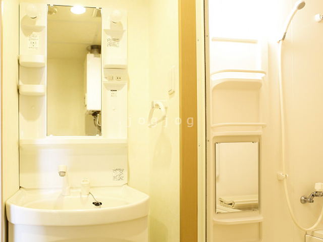 洗面設備　便利なシャンプードレッサーを完備しています。