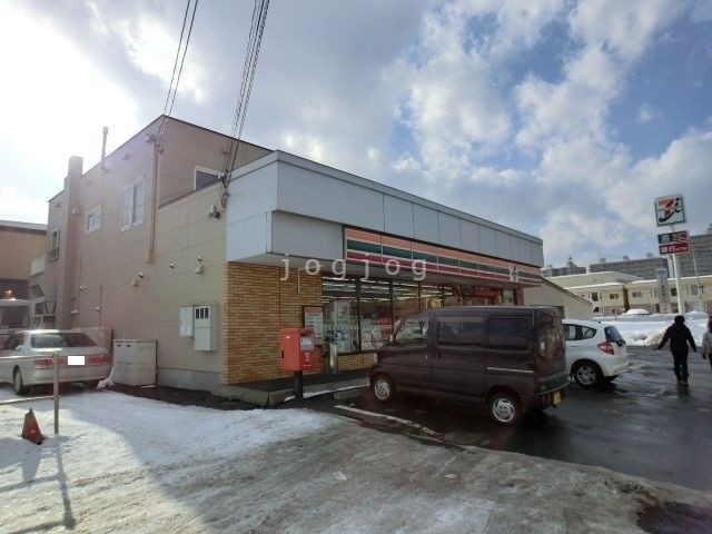 コンビニ　セブンイレブン札幌月寒東1条店（コンビニ）まで203m