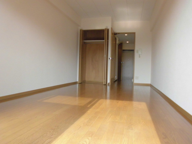 居室・リビング　写真は反転タイプです。