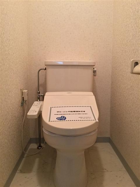 トイレ　温水洗浄便座付き!!