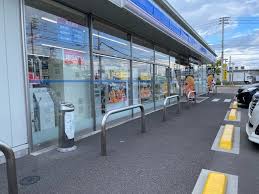 コンビニ　ローソン 丸亀土器町東八丁目店（コンビニ）まで845m