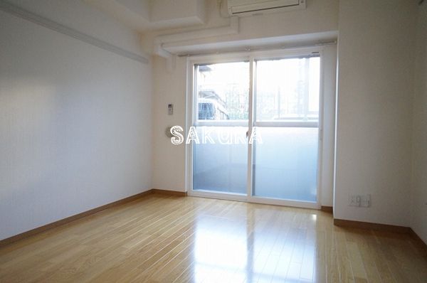 居室・リビング　使いやすい形の為、レイアウトを楽しめます♪