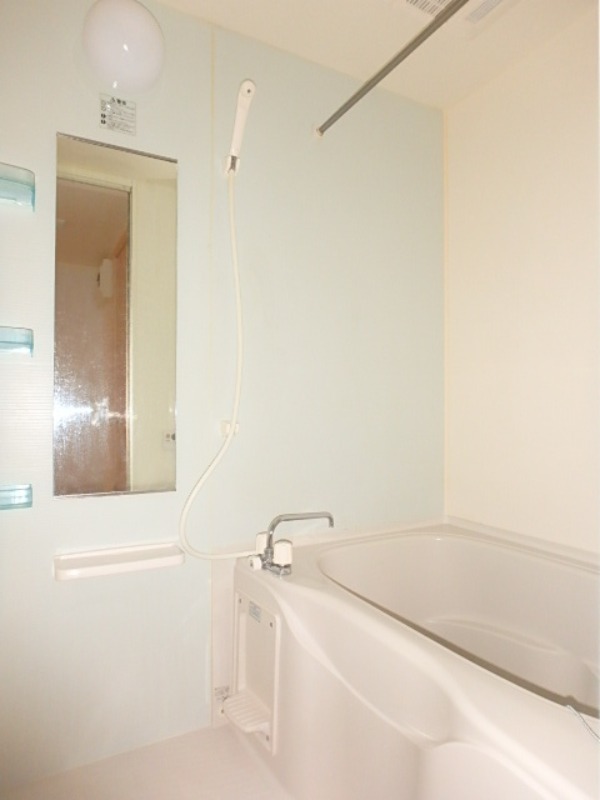 バス・シャワールーム　図面と現状に相違がある場合には現状を優先．．．