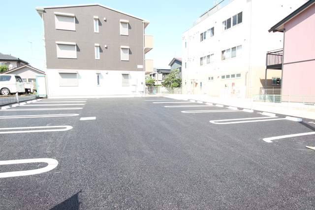 駐車場　敷地内駐車場（有料・要空き確認）