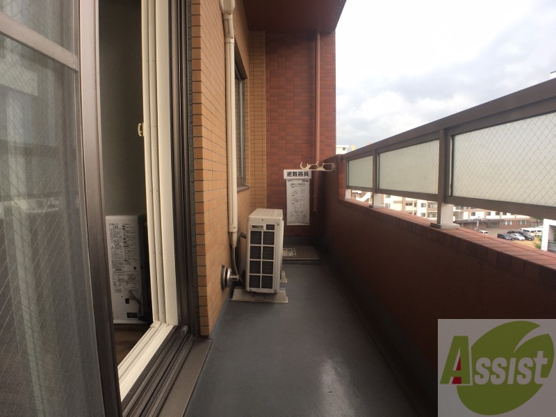 バルコニー　バルコニーです。洗濯物を干したり一息ついたりできますね！