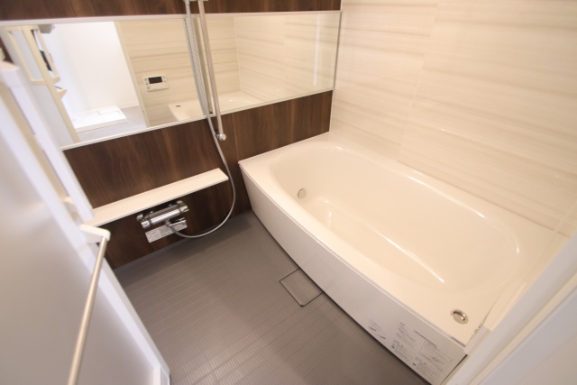 バス・シャワールーム　同タイプ別室の参考写真です。※現況優先