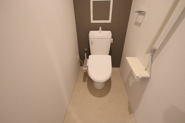 トイレ　同タイプ別室の参考写真です。※現況優先