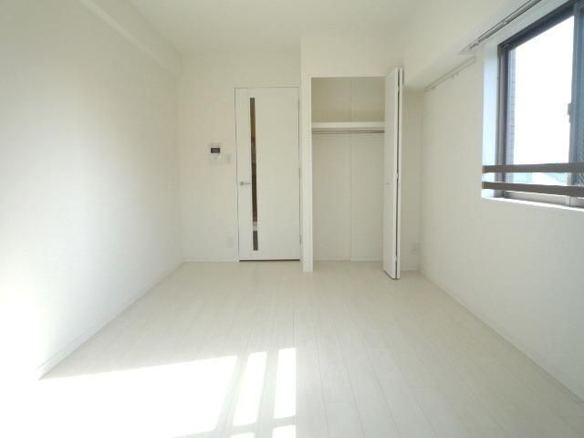 居室・リビング　★８．３帖の洋室★