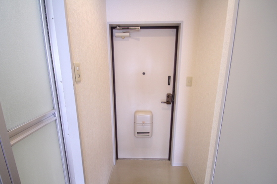 玄関　※別部屋の写真です
