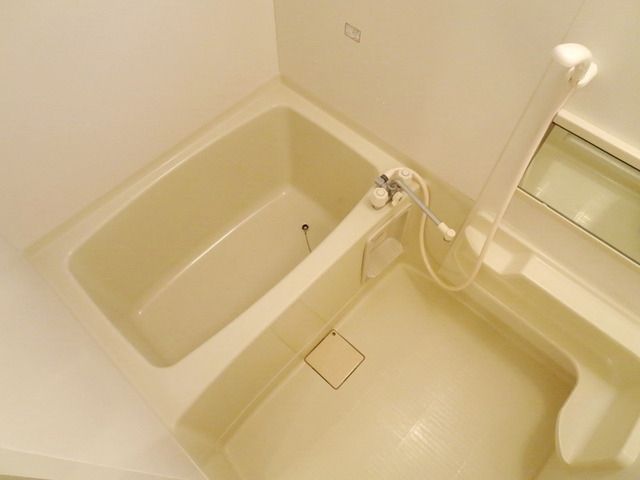バス・シャワールーム　同物件別部屋写真