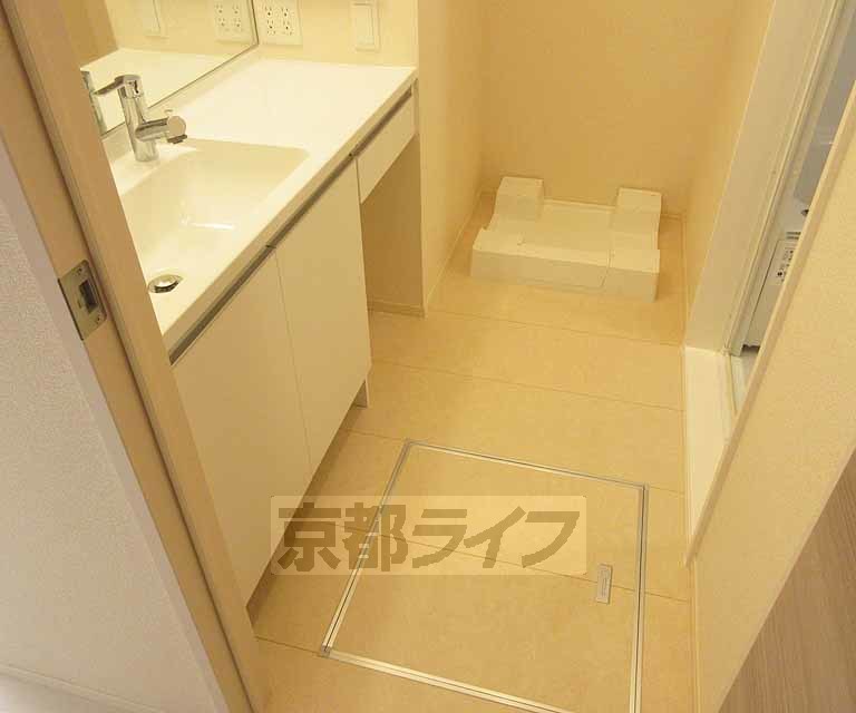 洗面設備　脱衣所もゆったりとしています。