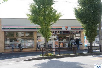 コンビニ　セブンイレブン 足立西綾瀬3丁目店（コンビニ）まで162m