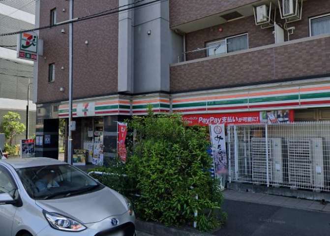 コンビニ　セブンイレブン（コンビニ）まで353m