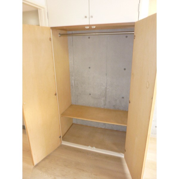 収納　写真は1階類似部屋です。