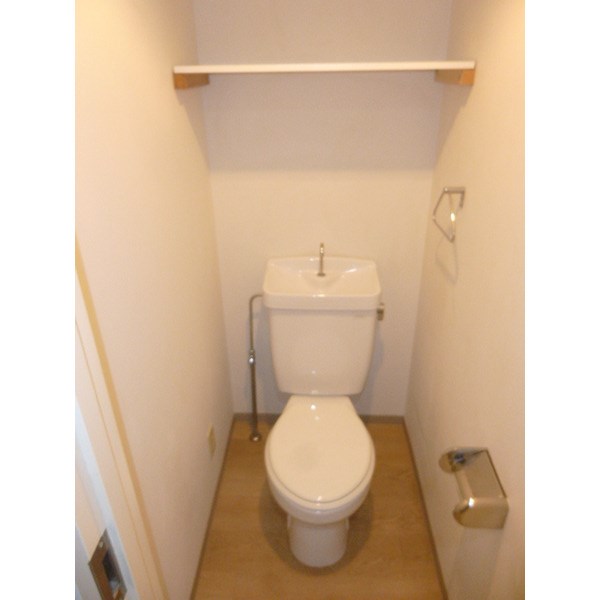トイレ　写真は1階類似部屋です。