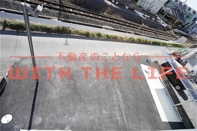 駐車場　駐車場があるので、車を買う予定の方も安心です