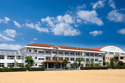 中学校　東温市立重信中学校（中学校）まで1051m