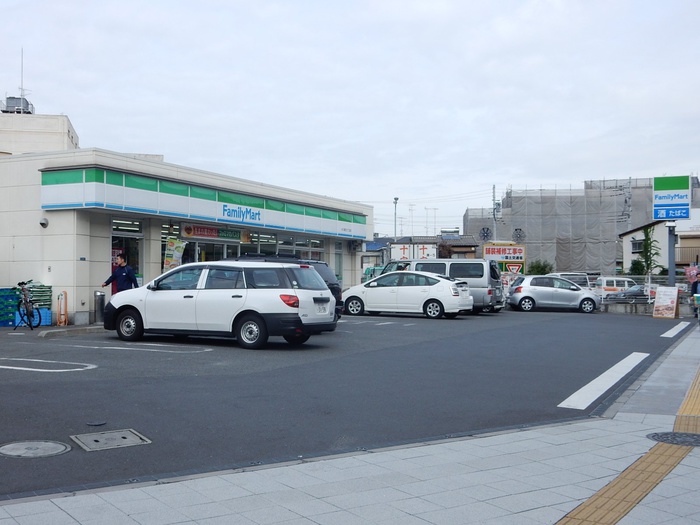 コンビニ　ファミリーマート溝口六丁目店（コンビニ）まで327m