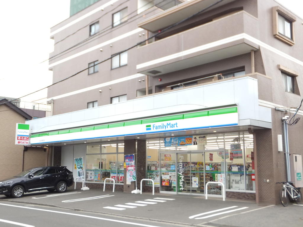 コンビニ　ファミリーマート仙台穀町店（コンビニ）まで86m