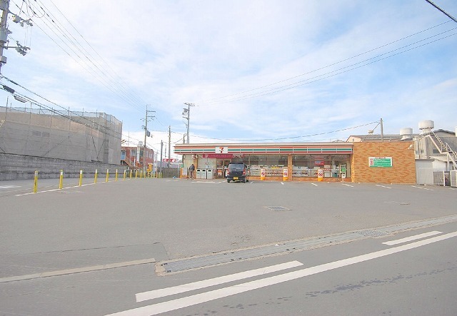 コンビニ　セブンイレブン寝屋川点野3丁目店（コンビニ）まで1129m