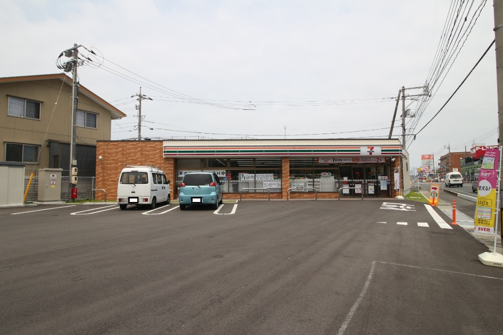 コンビニ　セブンイレブン 下関綾羅木新町店（コンビニ）まで712m