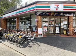 コンビニ　セブンイレブン葛飾堀切7丁目店（コンビニ）まで323m