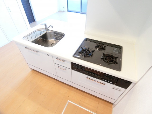 キッチン　3口ガスシステムキッチン