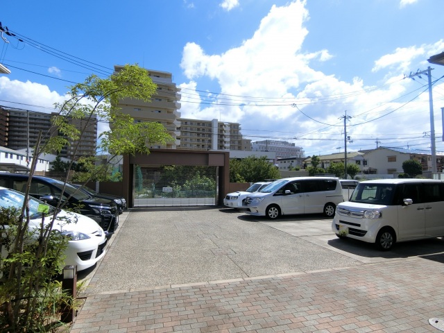 駐車場　駐車場