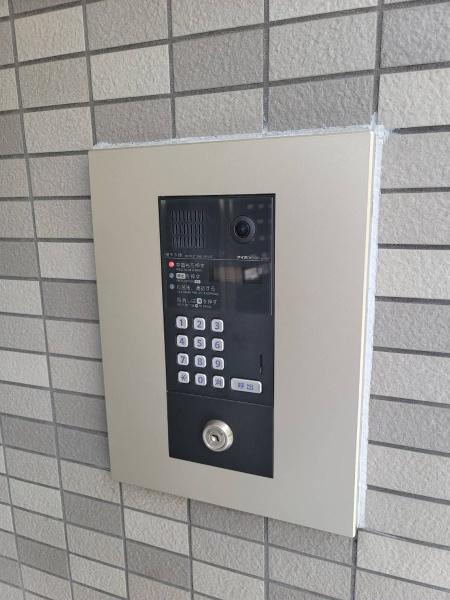 エントランス　オートロック付き