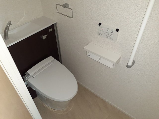トイレ　ゆったりとした空間のトイレです
