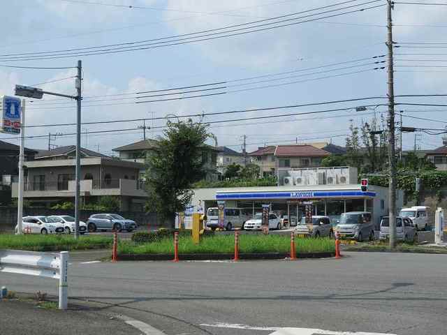 コンビニ　ローソン（コンビニ）まで230m
