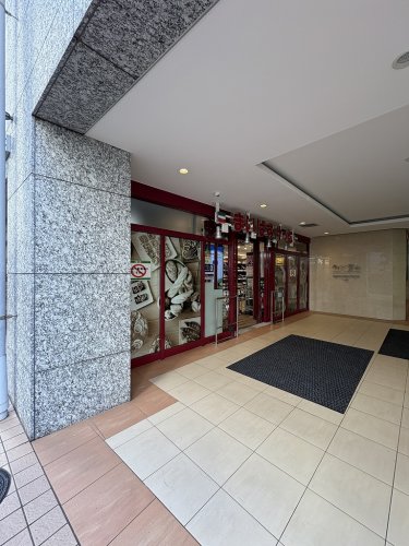 スーパー　まいばすけっと青山一丁目駅西店（スーパー）まで244m