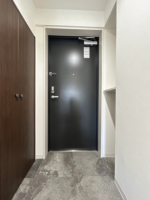 玄関　同物件別号室のものです。