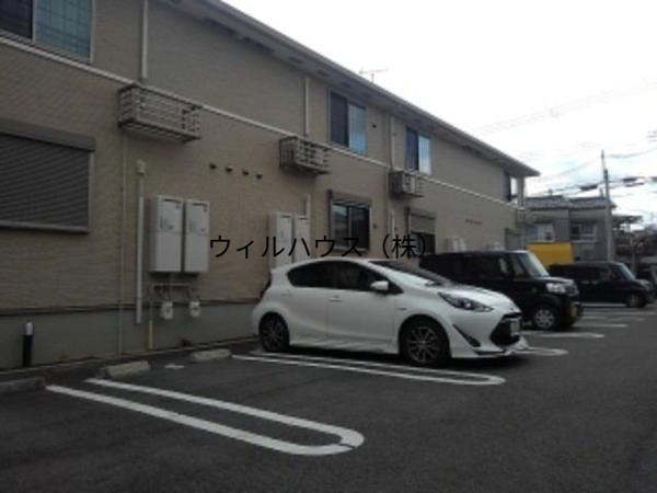 駐車場　敷地内駐車場！