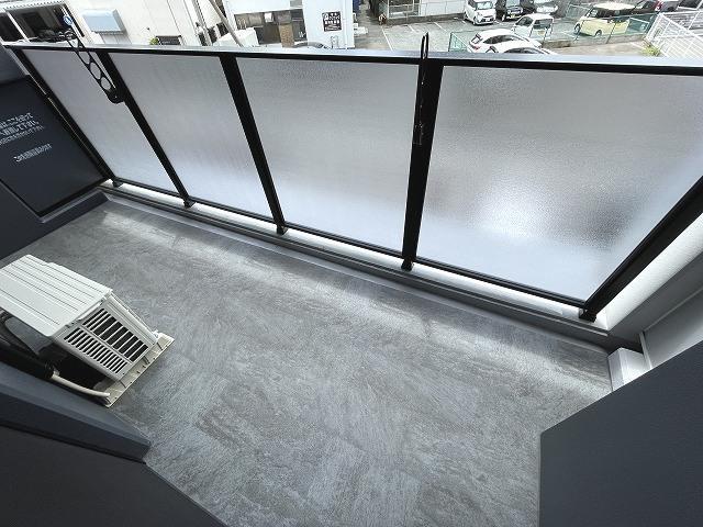バルコニー　同じ部屋タイプの別部屋の写真です。現況と異なる場合は現況を優