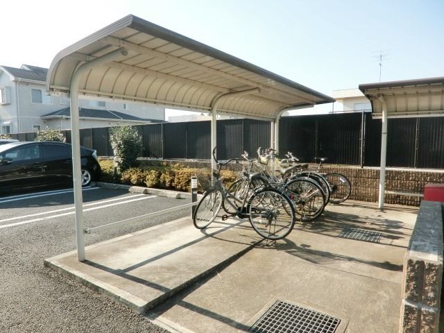 その他共有部分　屋根付駐輪場。
