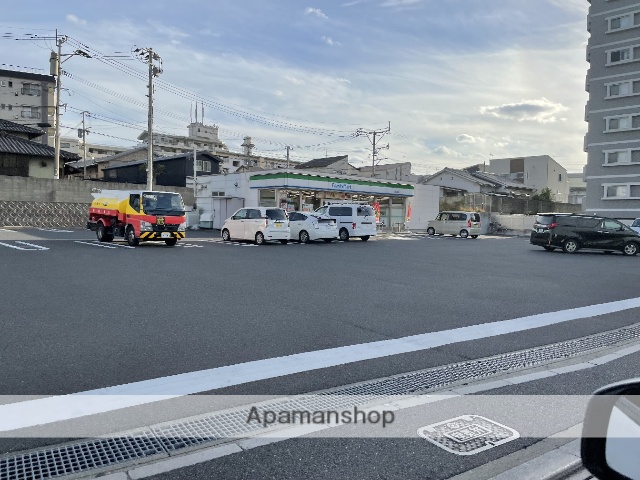 コンビニ　ファミリーマート小倉上富野店（コンビニ）まで594m