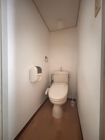 トイレ　別号室の画像です。ご参考下さい