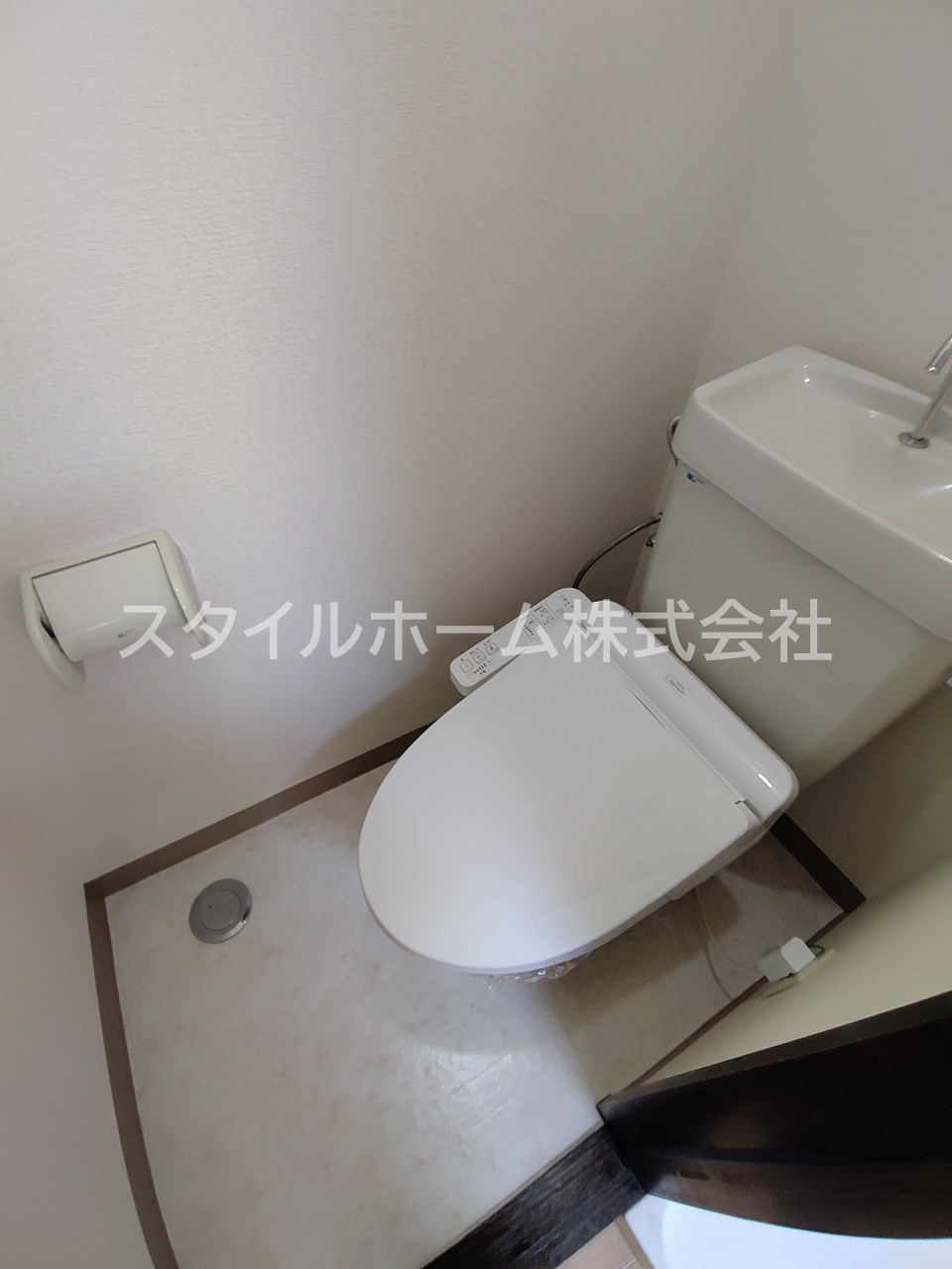トイレ　別部屋写真です。