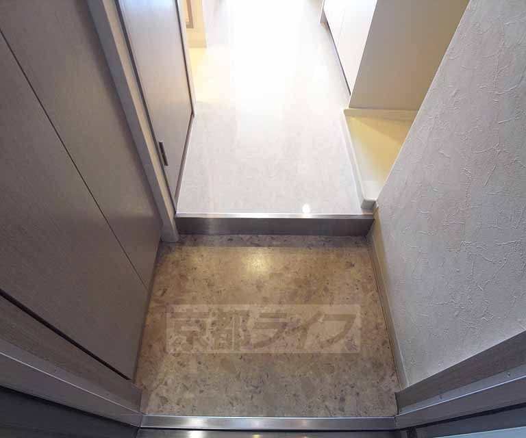 玄関　・お部屋探しは京都ライフまで・