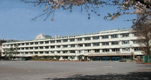 中学校　北区立十条富士見中学校（中学校）まで187m