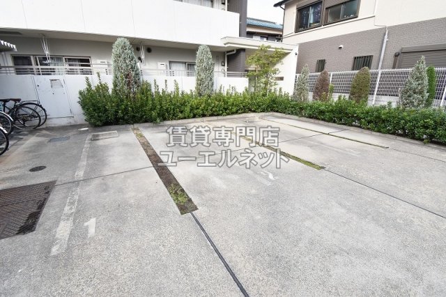 駐車場　敷地内駐車場
