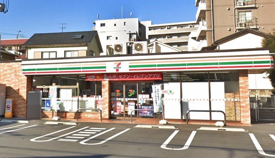 コンビニ　セブンイレブンさいたま日進駅東店（コンビニ）まで300m