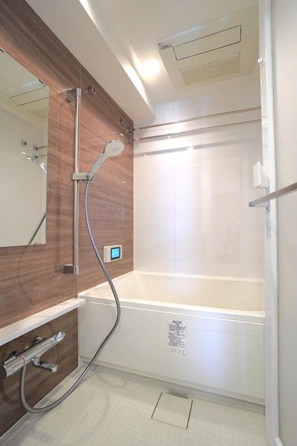 バス・シャワールーム　※写真は同タイプ住戸です。