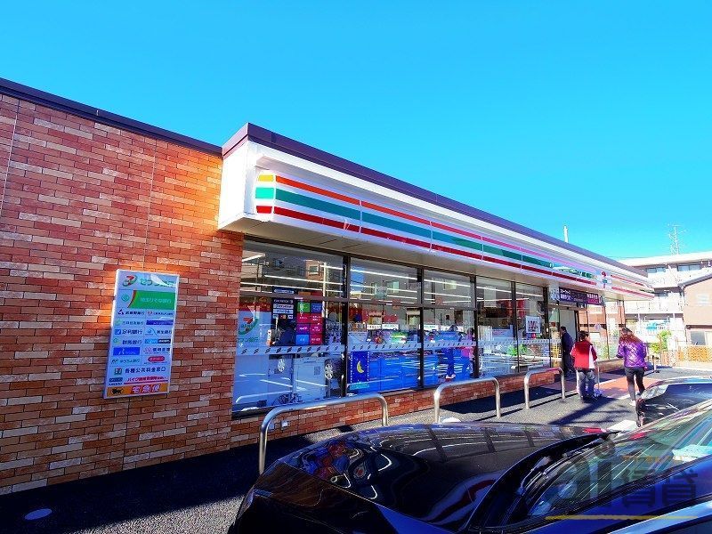 コンビニ　セブンイレブン志木柏町4丁目店（コンビニ）まで70m