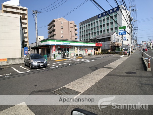 コンビニ　ファミリーマート（コンビニ）まで770m