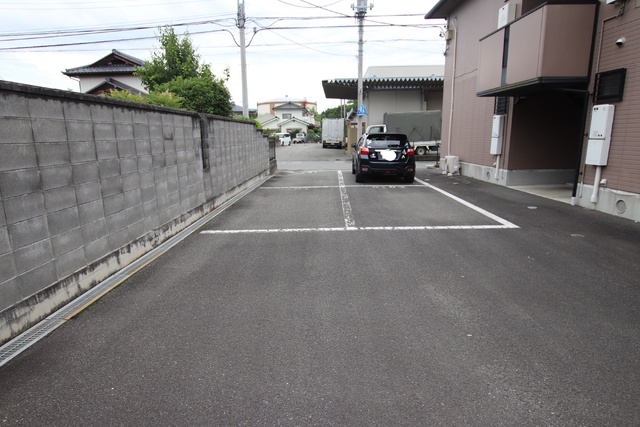 駐車場　敷地内駐車場