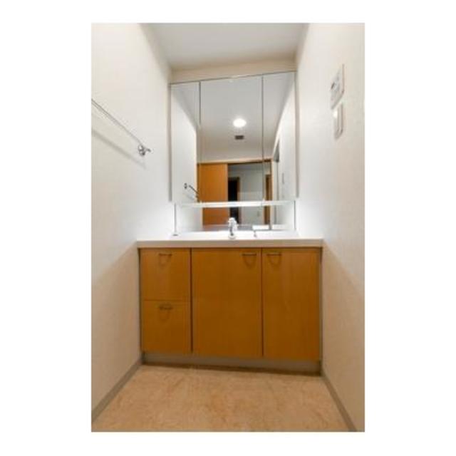 洗面設備　※写真は同タイプ住戸です。